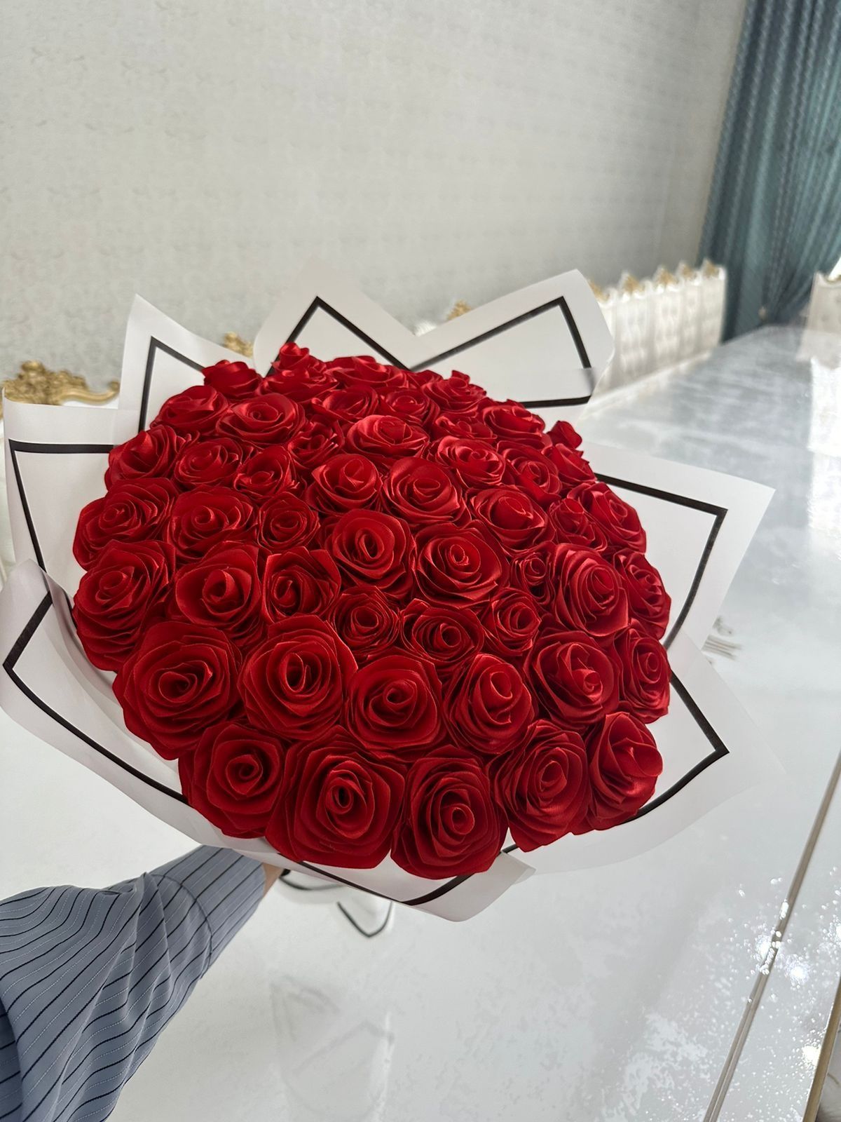 Роза из атласных лент 51 шт