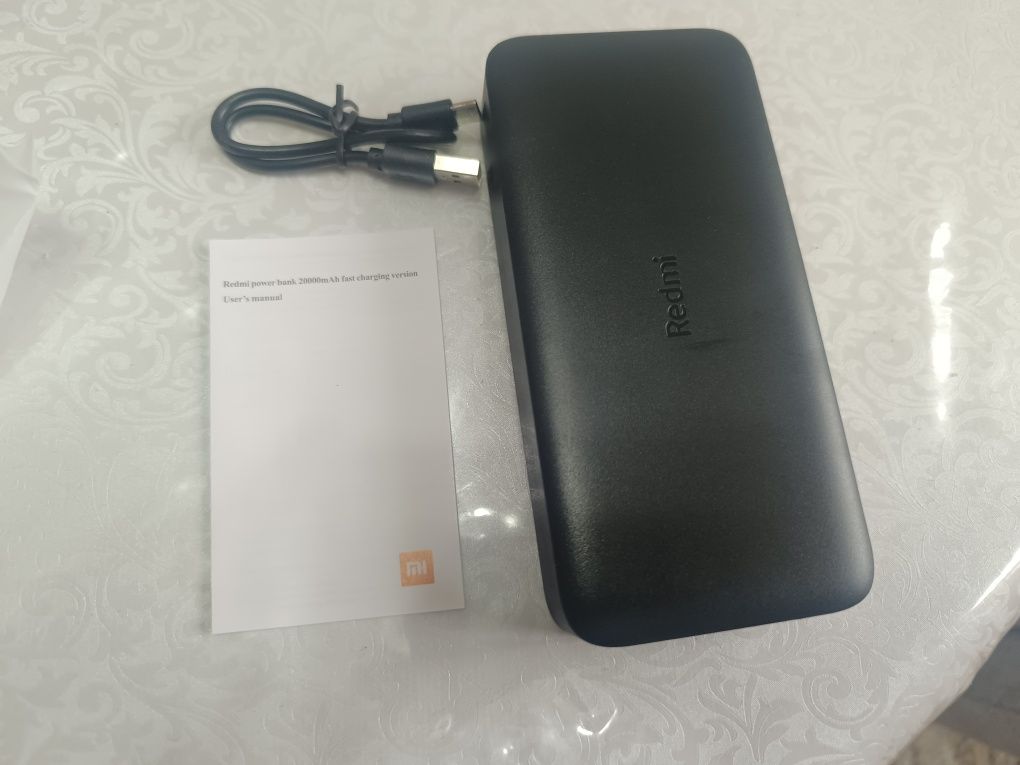 Продам СРОЧНО Внешний аккумулятор Xiaomi Redmi Power Bank 20000 мАч че