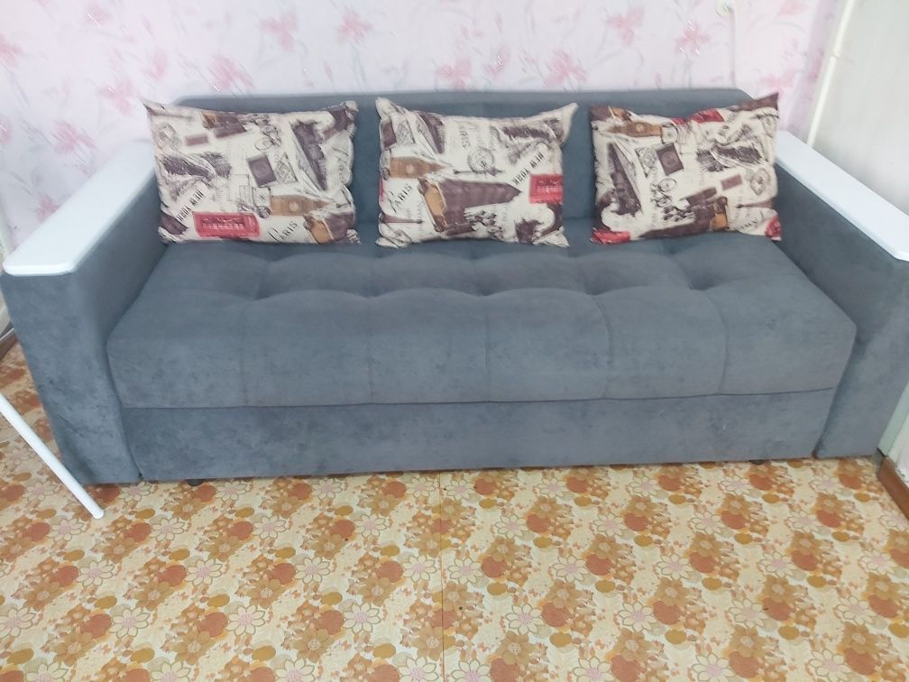 Срочно Продам диван в отличном состоянии