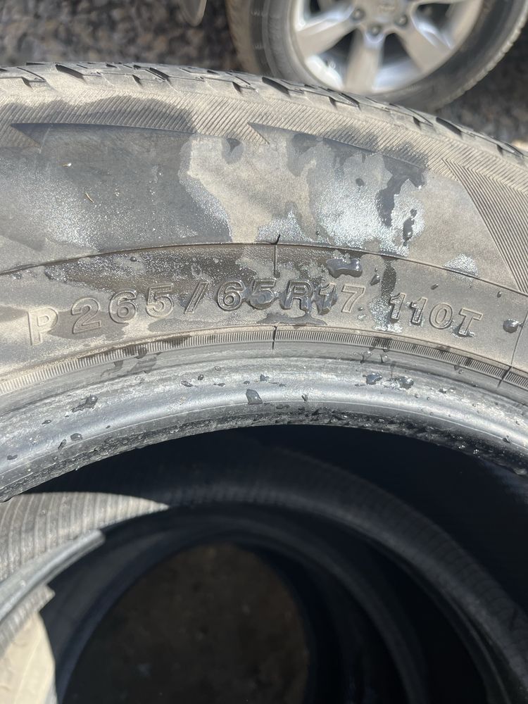 Продам комплект резины 265/65 R17