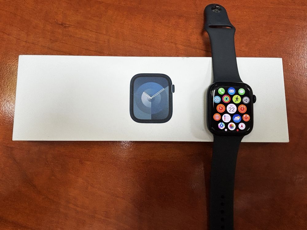 Продам Apple watch 9, 45 мм в цвете Midnight