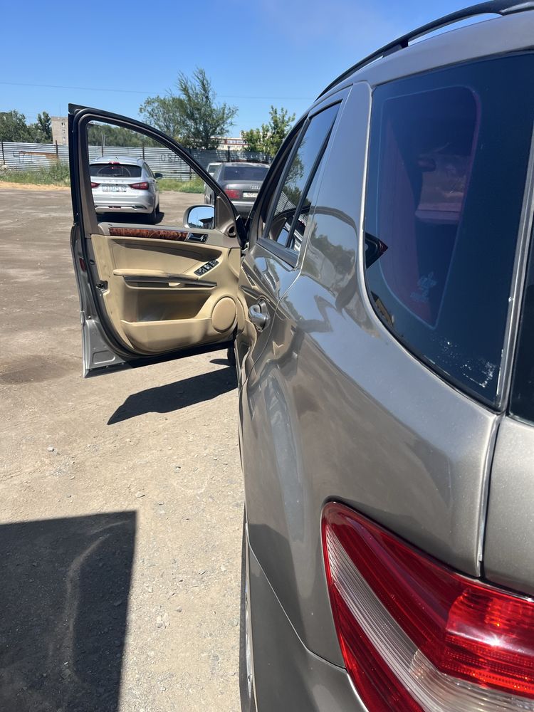Продам мерса ML350 164 кузов 2006 года