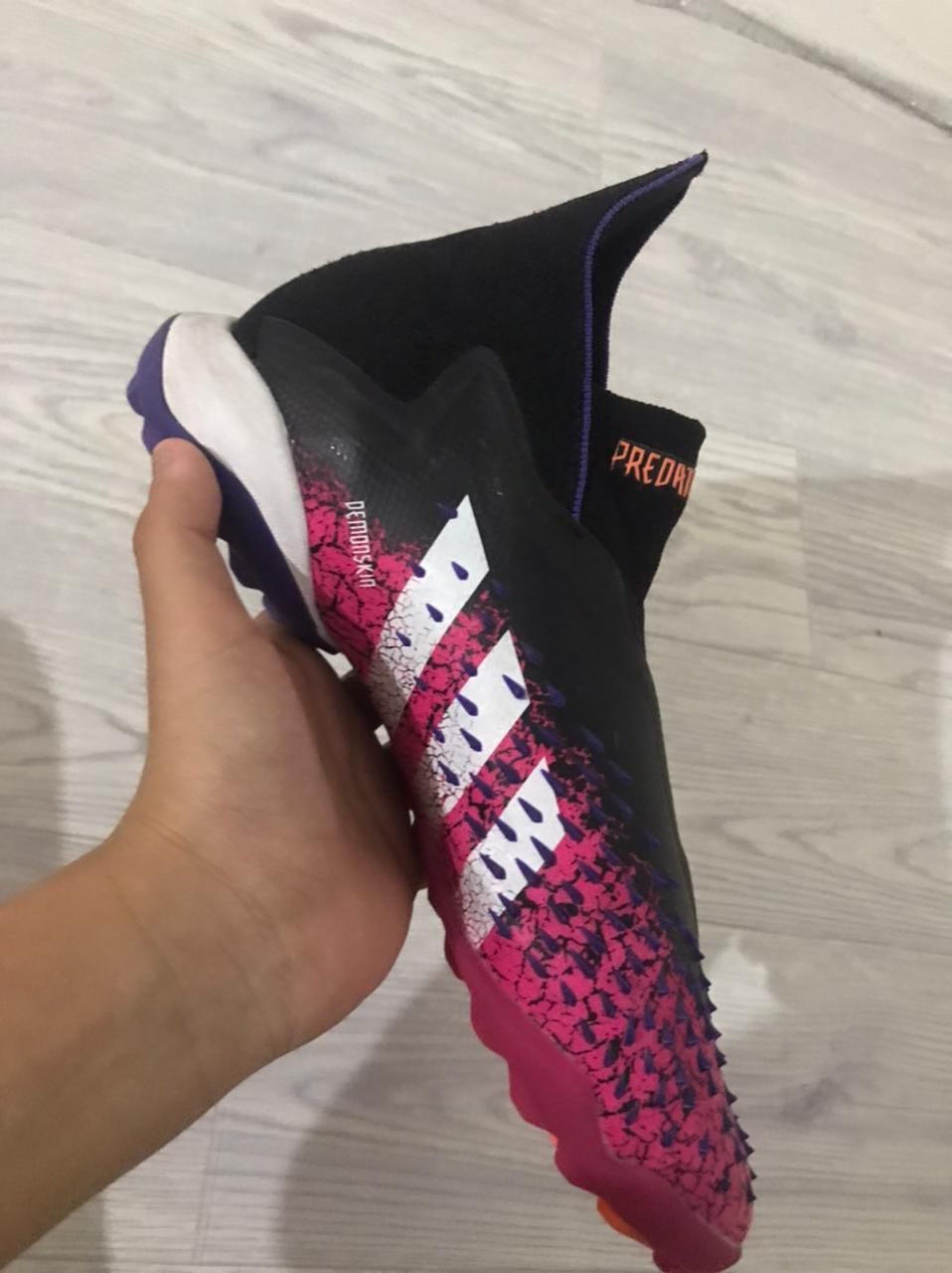 Продаю сороконожки Adidas Predator demonski