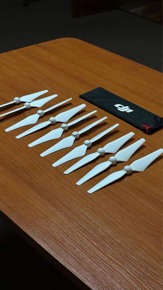 Продам Дрон Phantom 4 + 10 лопастей