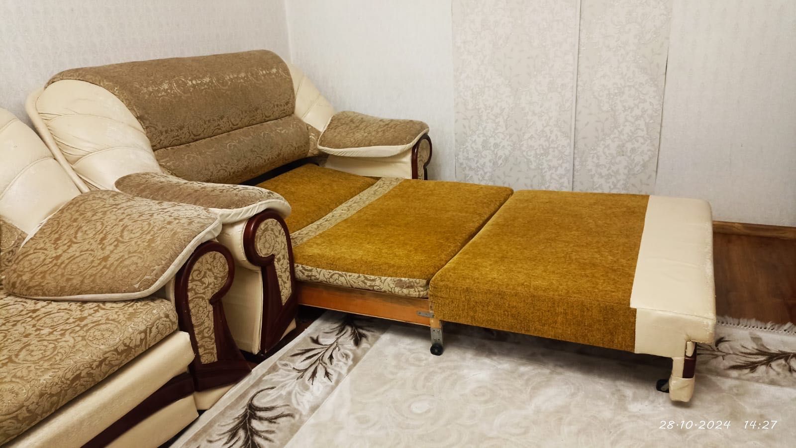 Продам диван с креслой