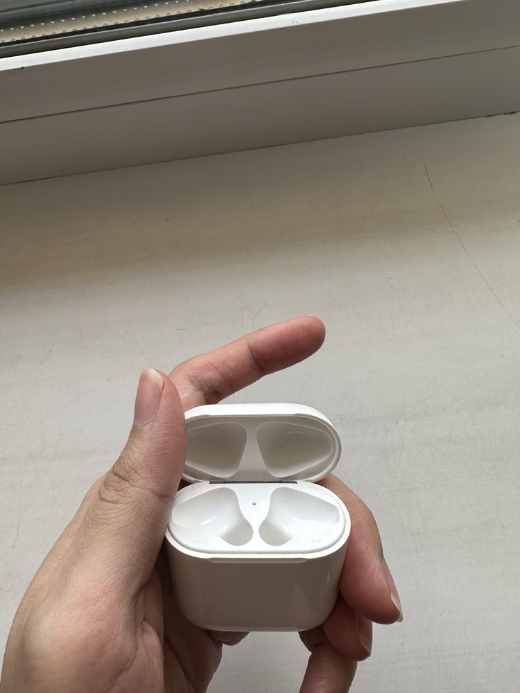 Продам кейс от airpods 2