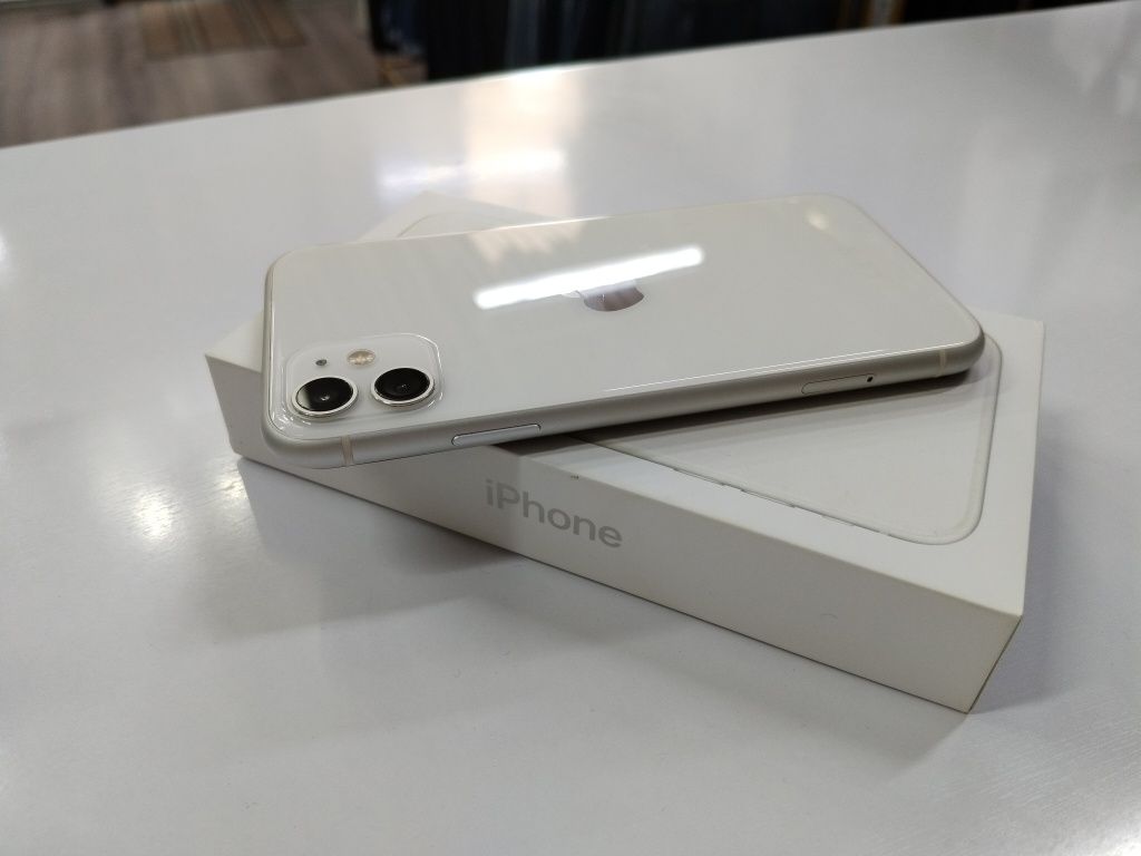 iPhone 11   64 г