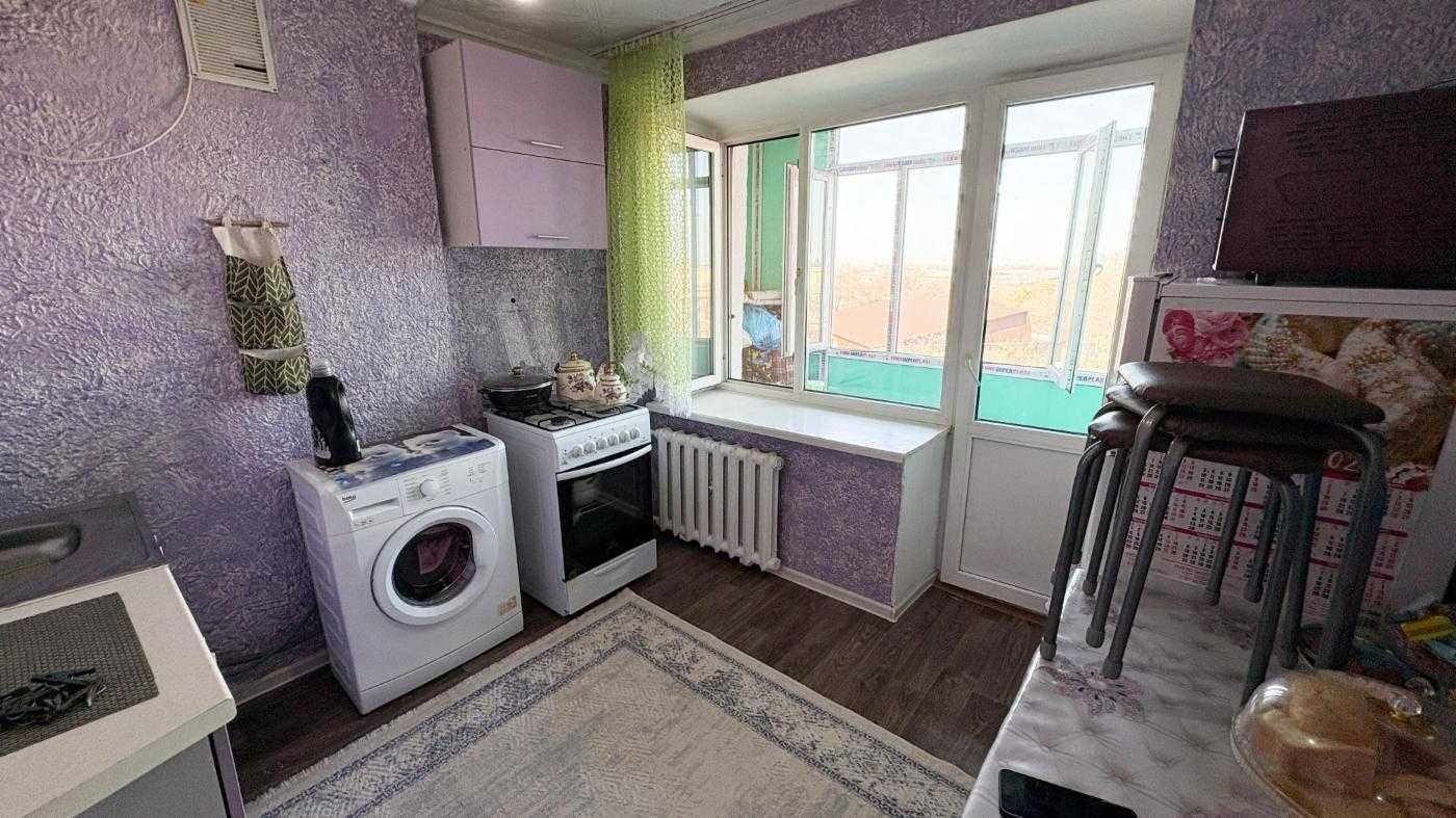 Продам однокомнатную малосемейку в мкр Жастар Константин Империя