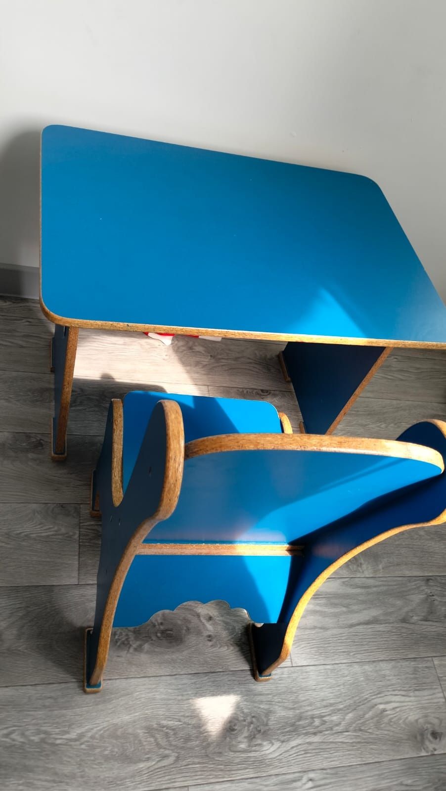Продам детский стол