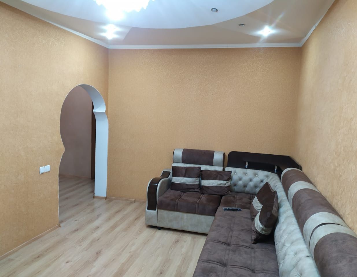 2-х комнатная квартира. Улица Абая