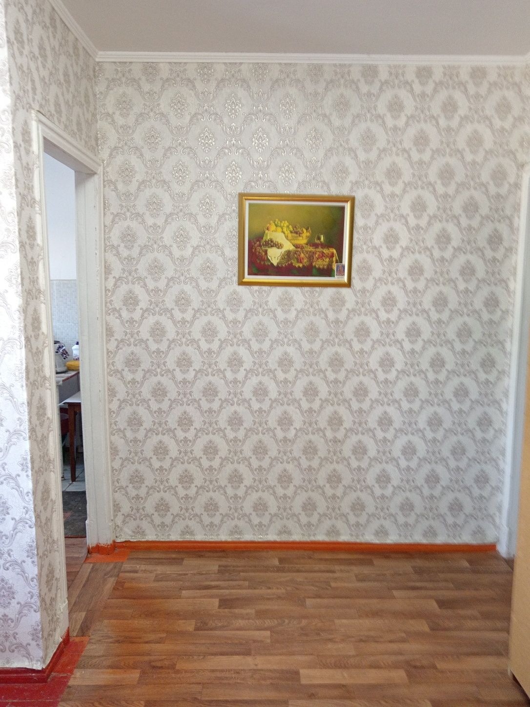 Сдаю одну комнату с совместным проживанием в двух комнатной квартире.
