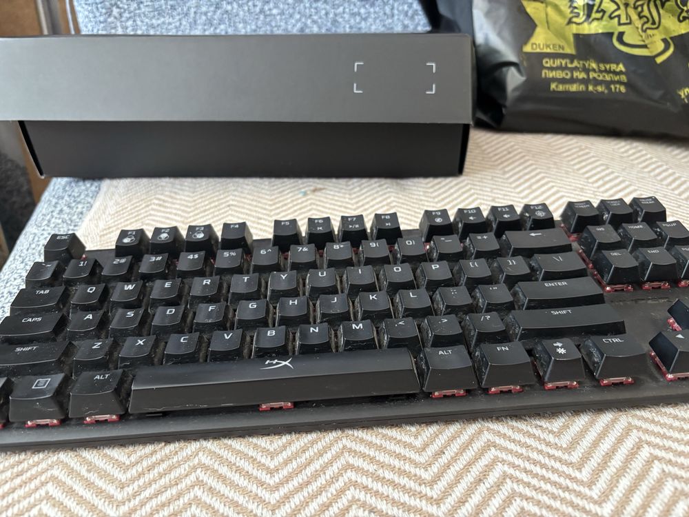 Продам клавиатуру механику Hyperx alloy fps