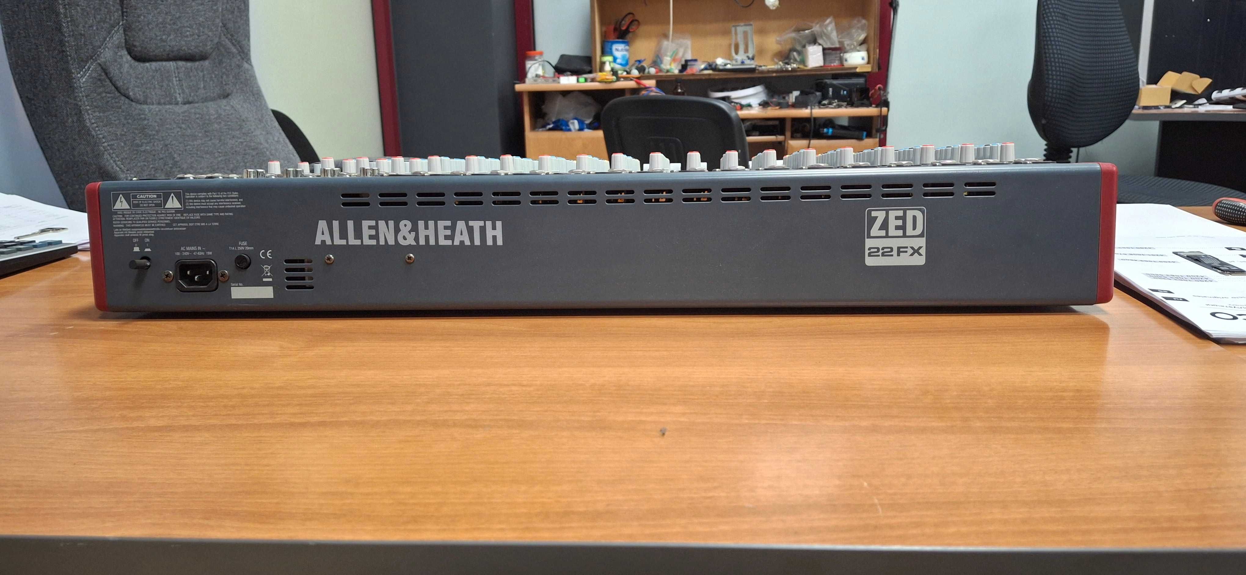 Пульт звуковой Allen & Heath zed22fx