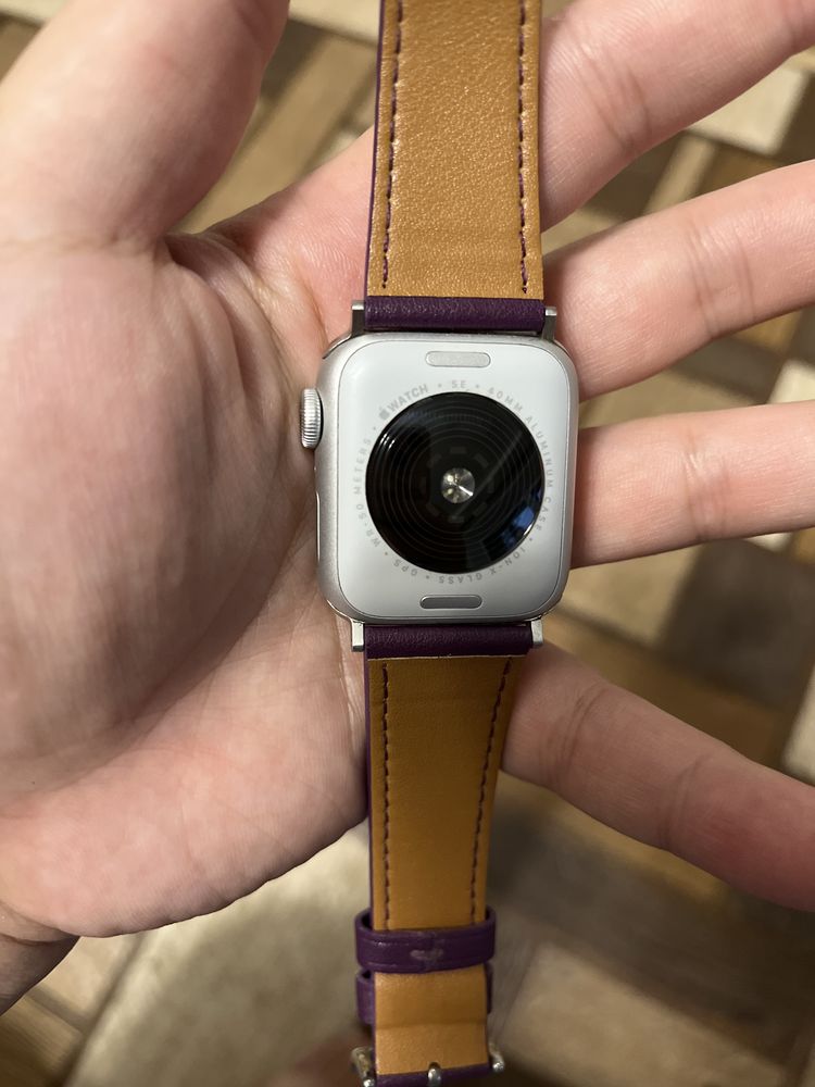 Продаются apple watch SE 40mm