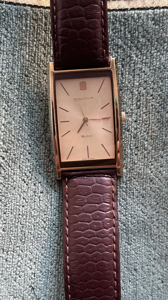 Продам часы Romanson Modish (Романсон)