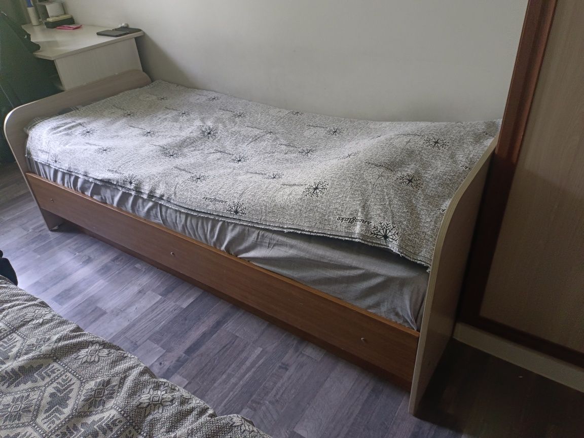 Продам кровать б/у