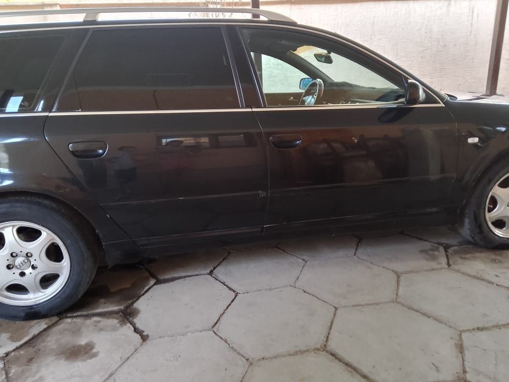 Продам автомашину Audi A6 капля универсал 2000 года выпуска. объём 2.4