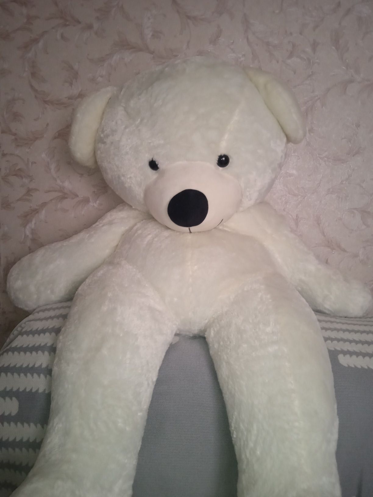 Продам плюшевого медведья