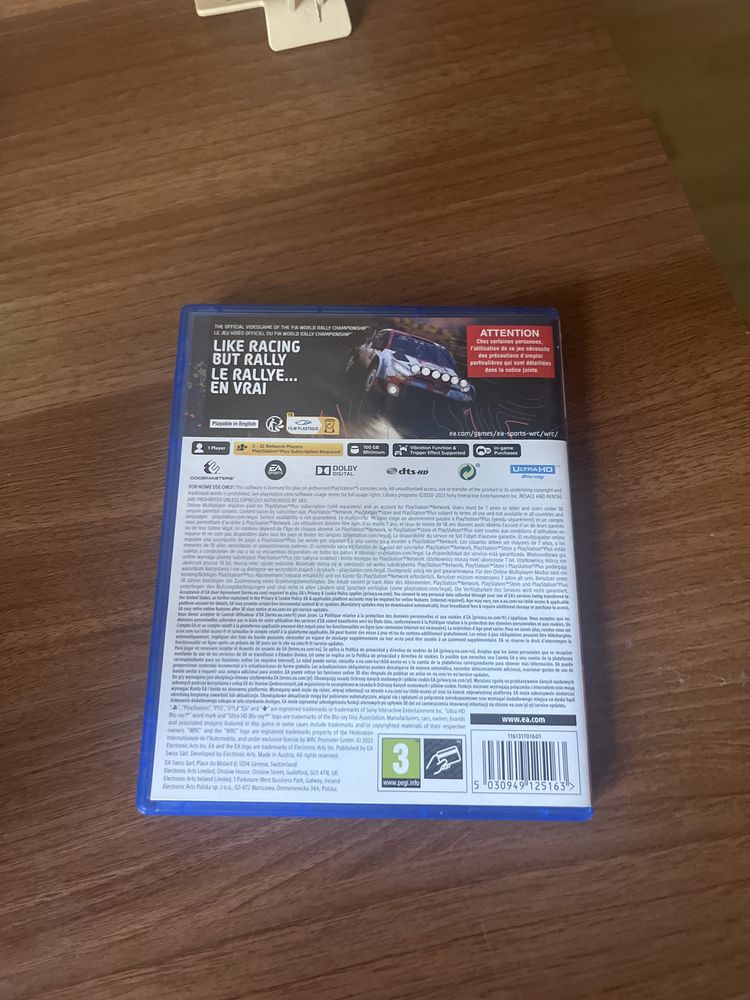 два диска от playstation5