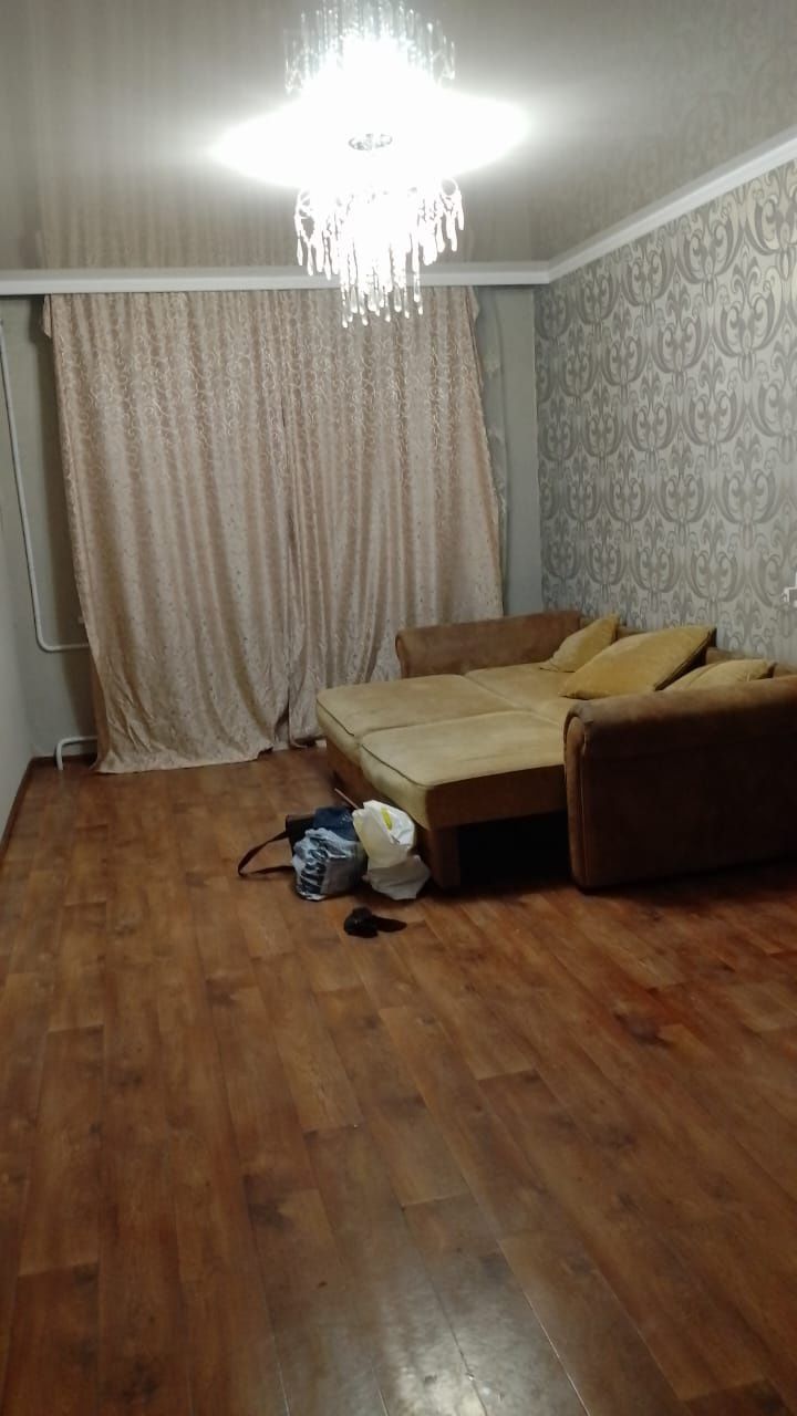 Сдаётся 2х комнатная квартира ( Бурова 27/1).