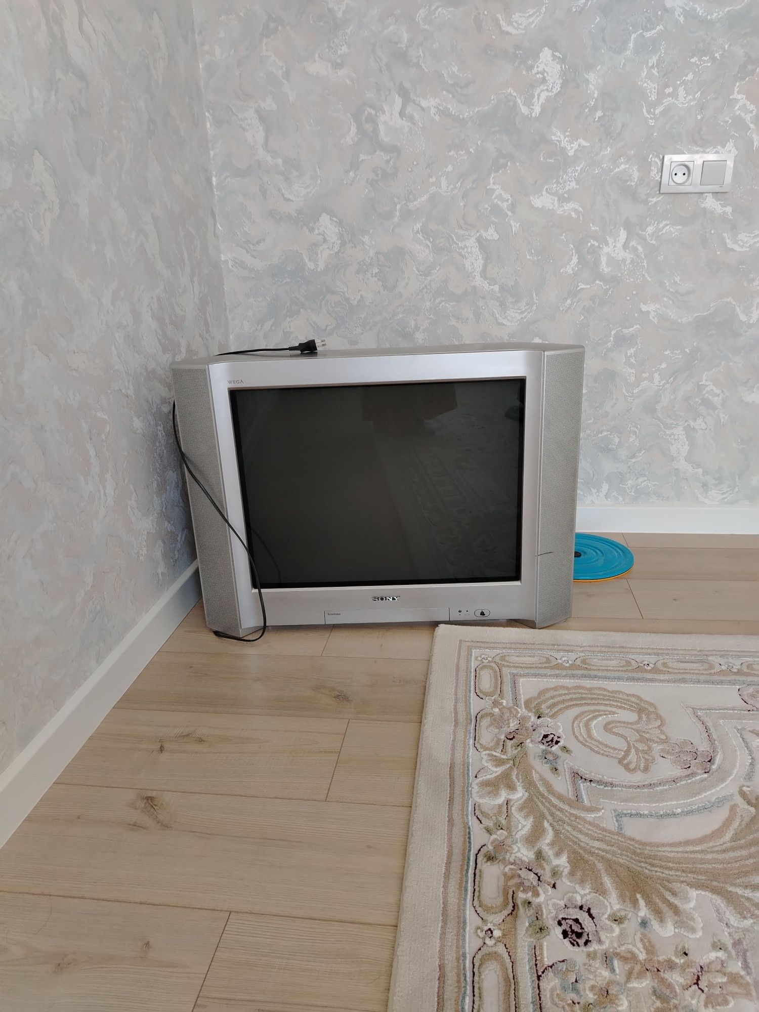 Телевизор Sony сатылады, анык жаксы корсетип тур
