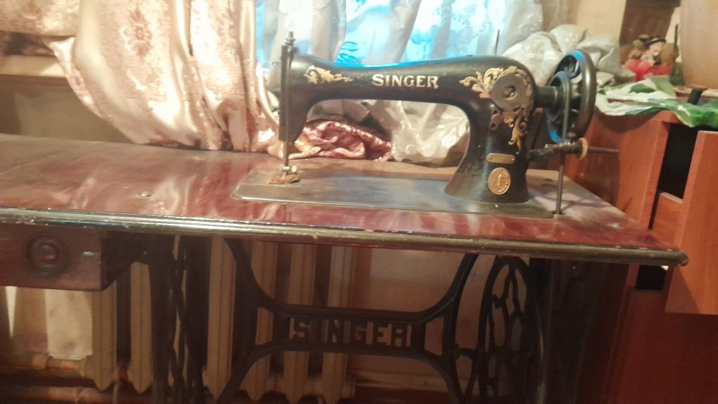 Продам швейную Машинку SINGER