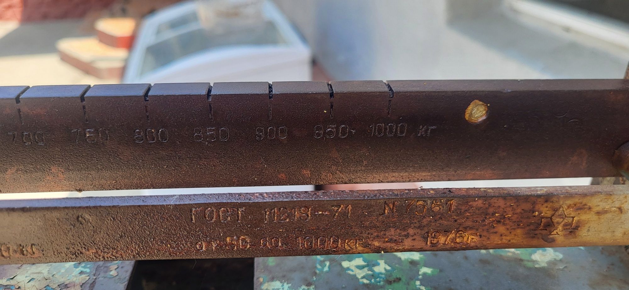 Продам весы 1000кг