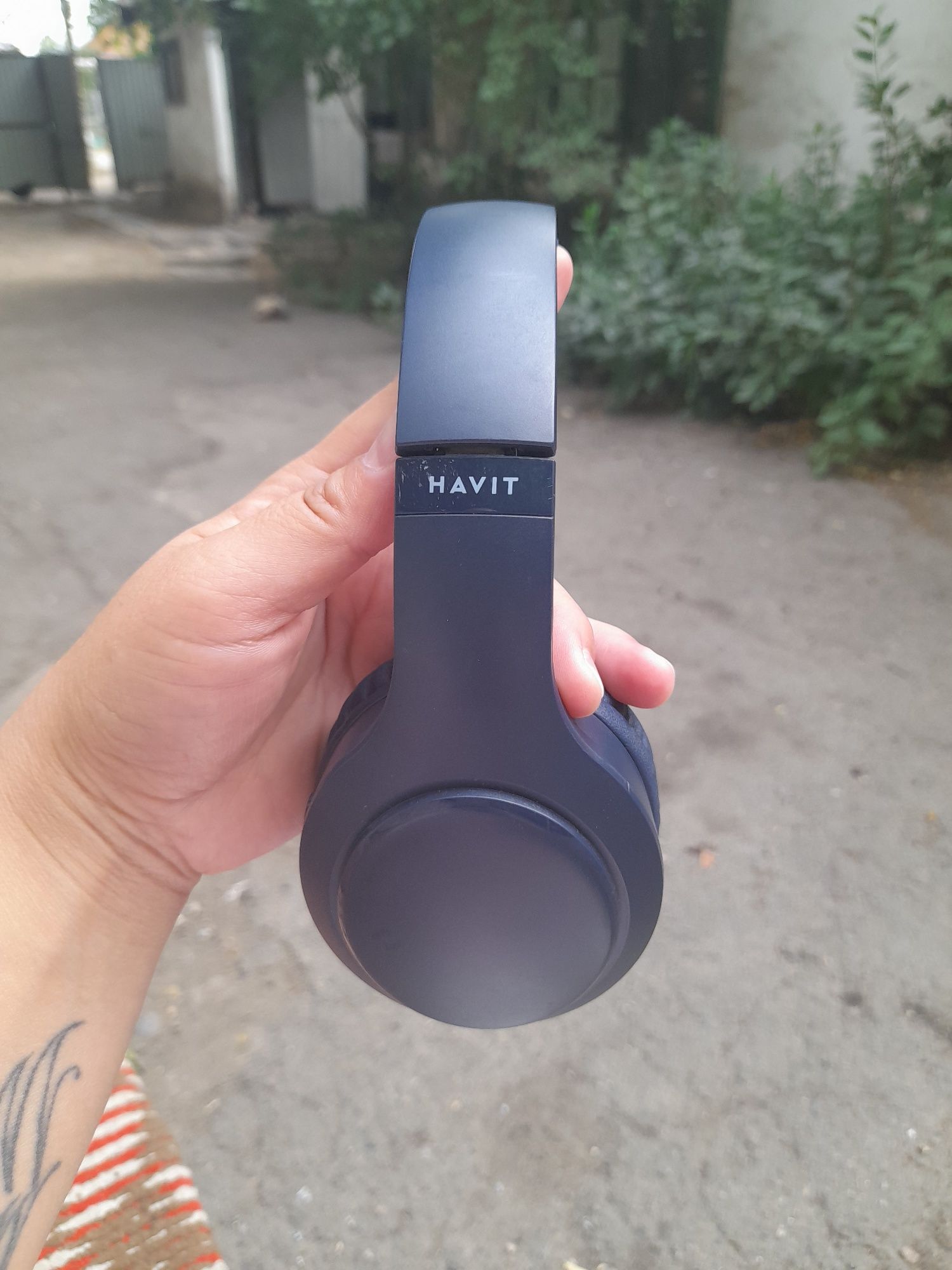 Продам наушники беспроводные