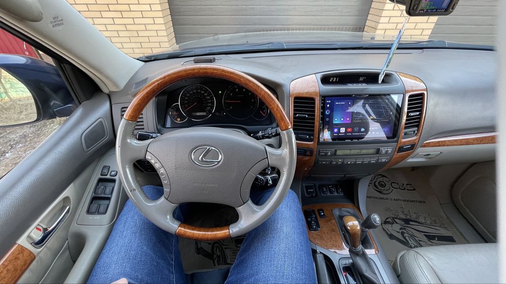Lexus GX470 внедорожник