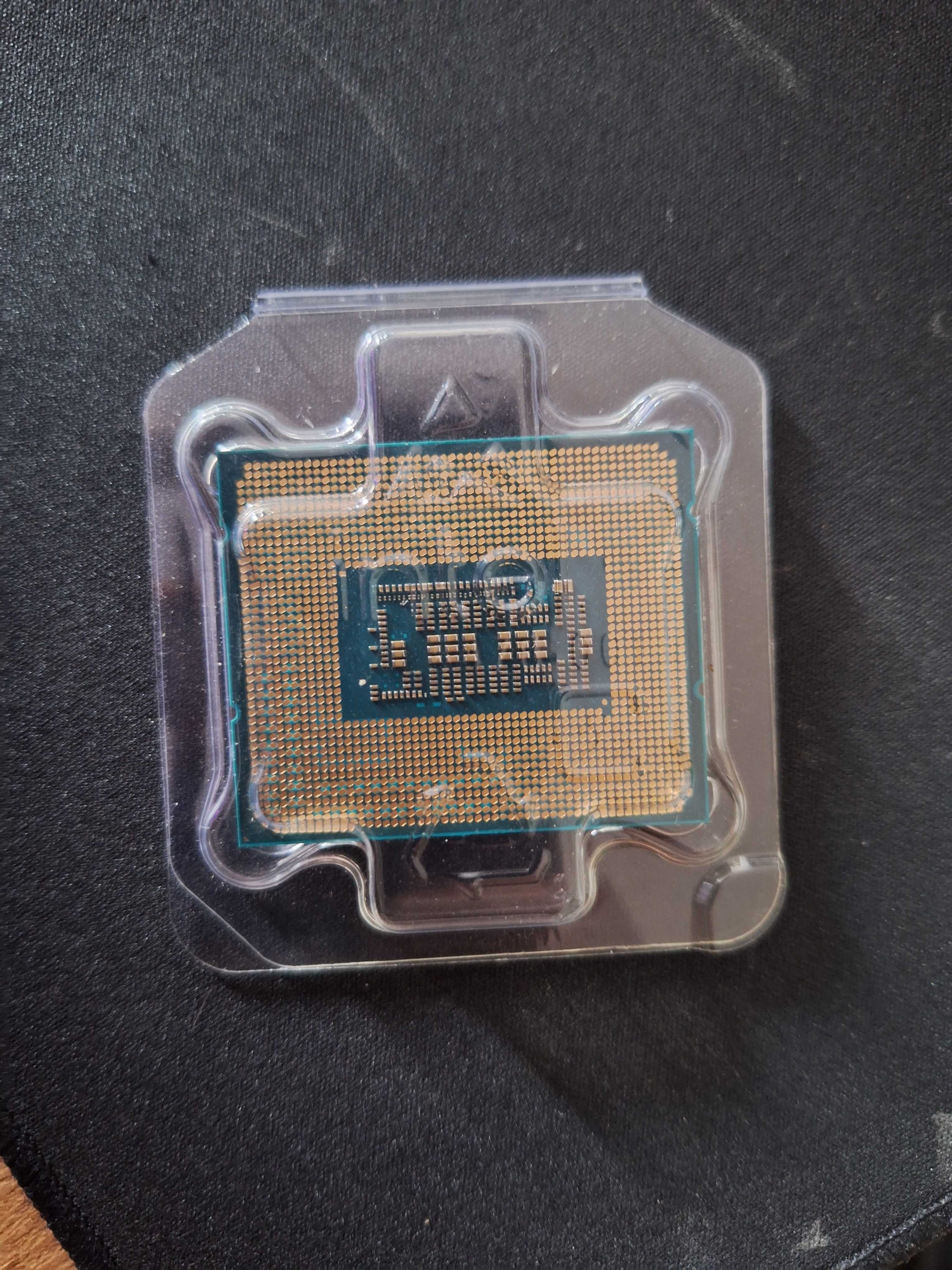 Процессор i7 12700F