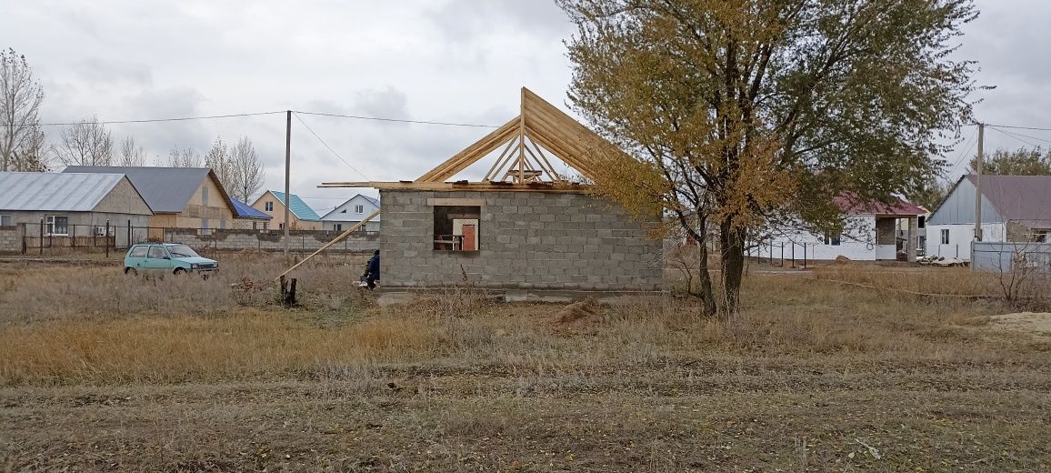 Продам недостроенный дом в поселке өскен.
