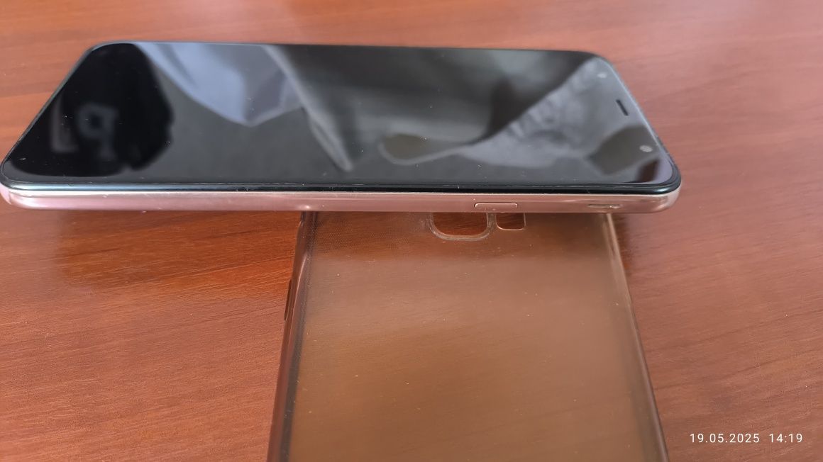 Продаю Samsung Galaxy J4+
