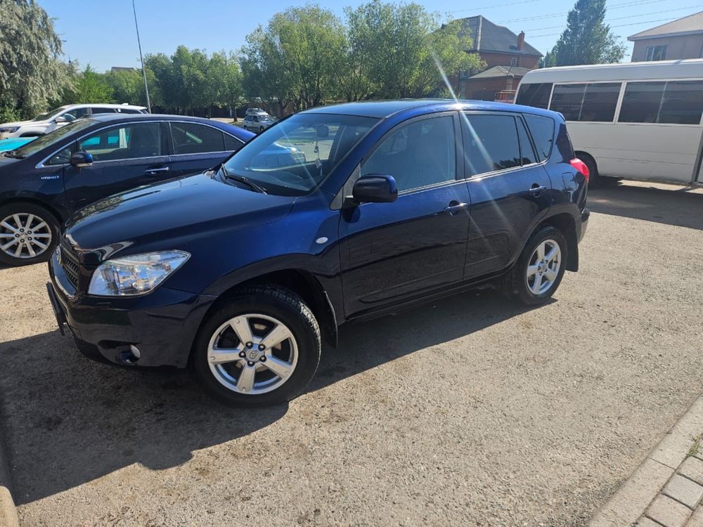 Продам Toyota Rav 4