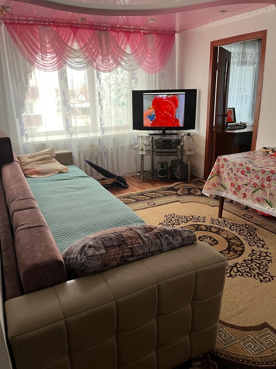 Продам квартиру четырехкомнатную в Майкаине