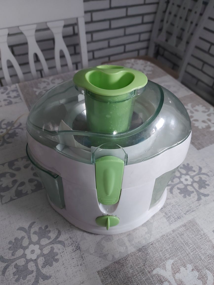 Продам соковыжималку,блендер.