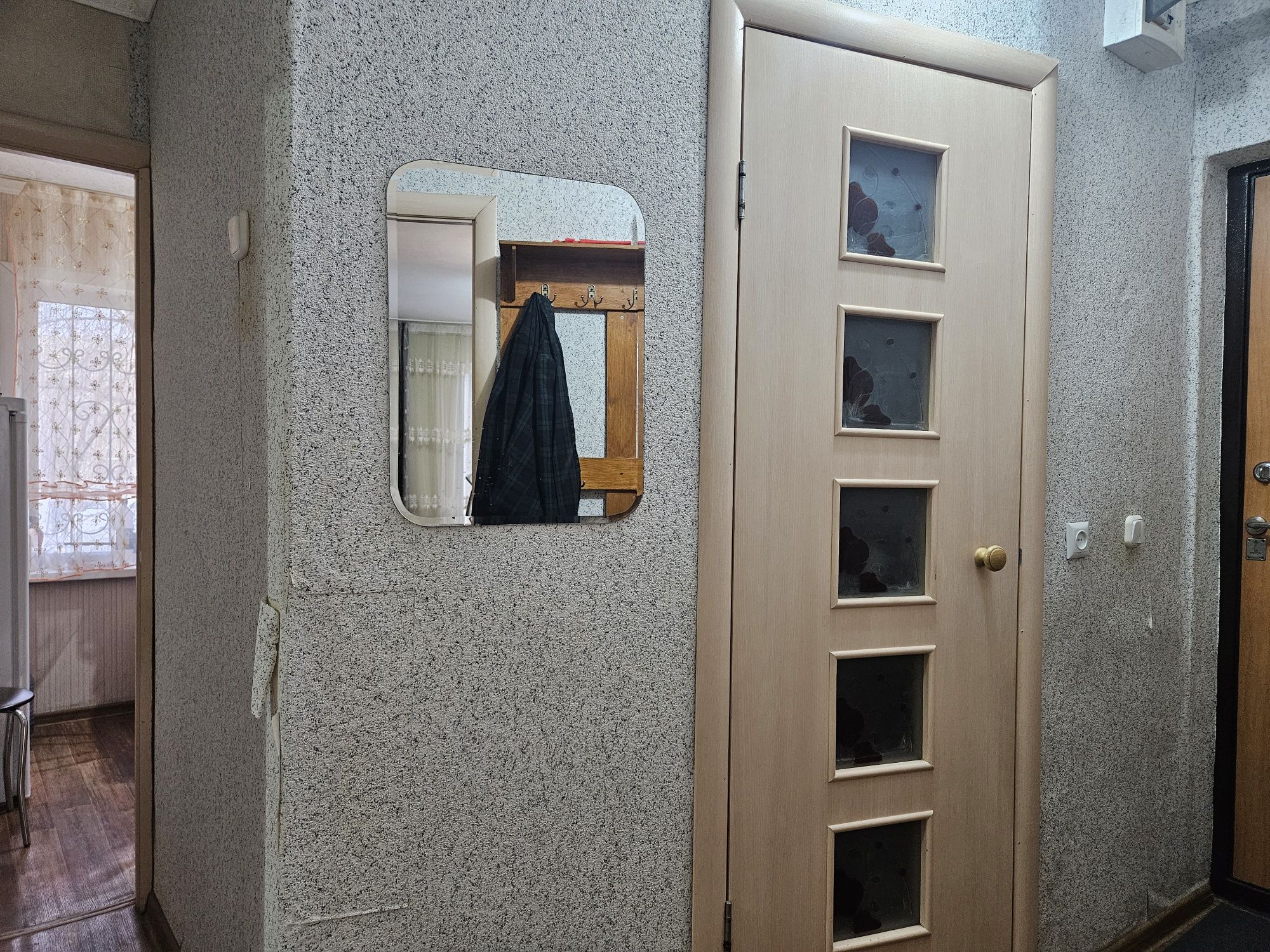 3х ком кв р-он Школьник 1й этаж