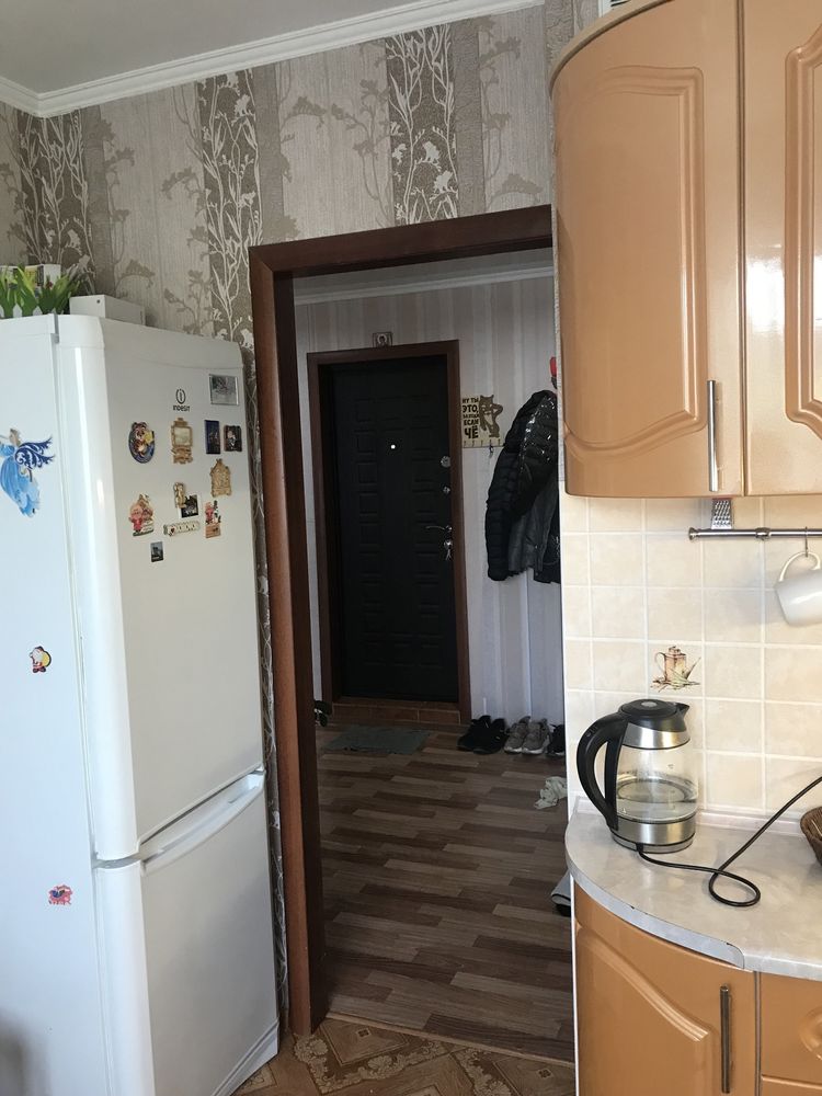 Продам 2 комн . Хименко