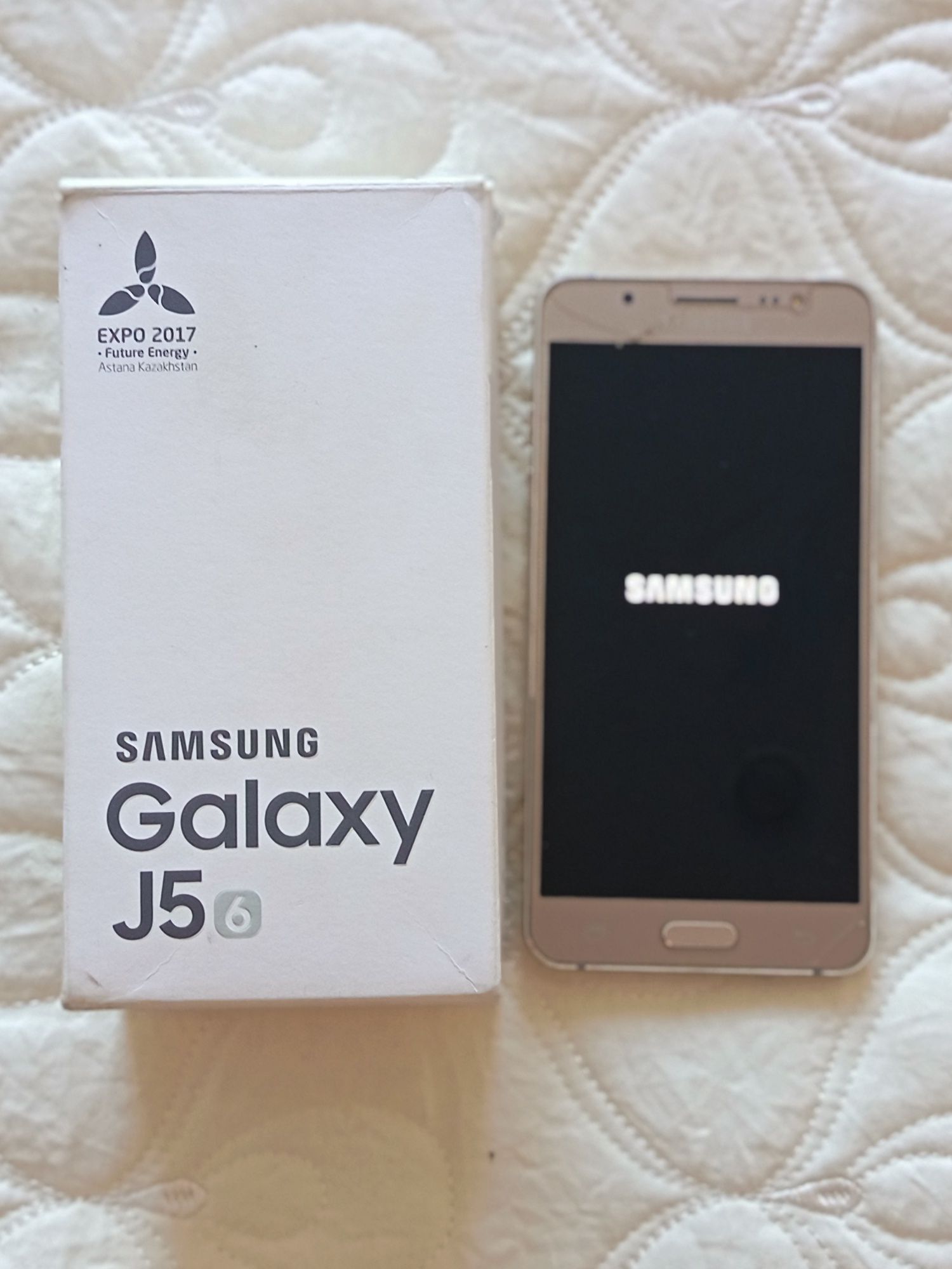 Продам Samsung  GalaxyJ5 (2016)