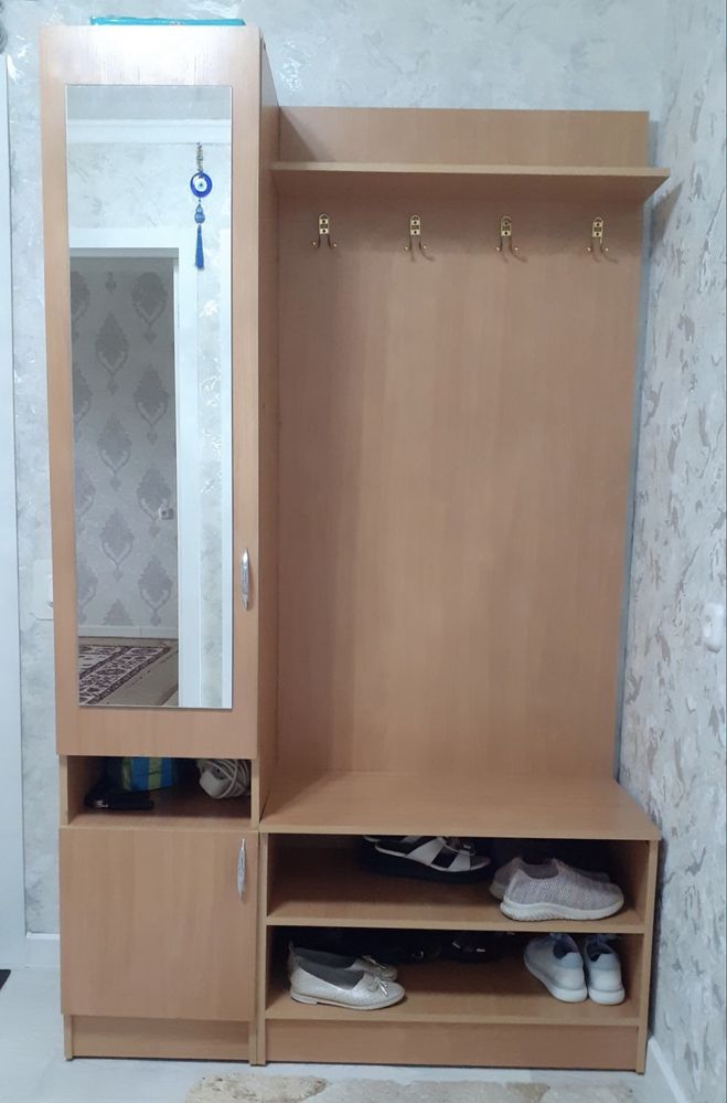 Продам прихожую стильный, компактный.  В хорошем состоянии.