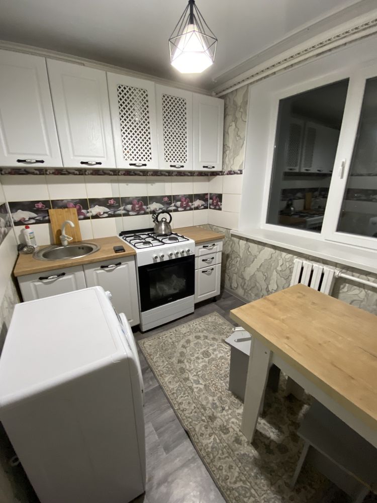С кондиционером Сдам евро квартиру в центре 9000 за цумом,на Арбате