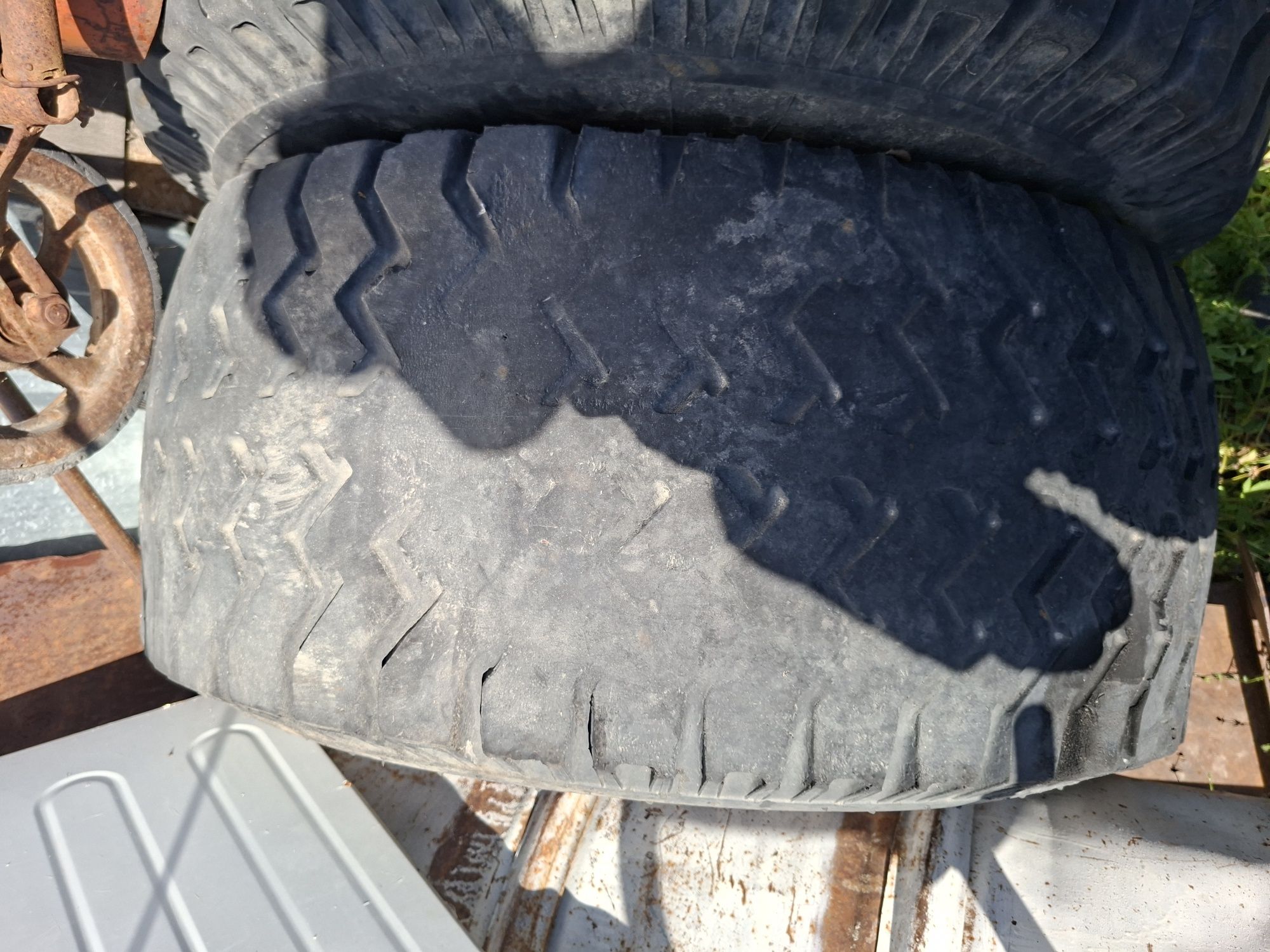 Колеса прицепа  6 тонника.