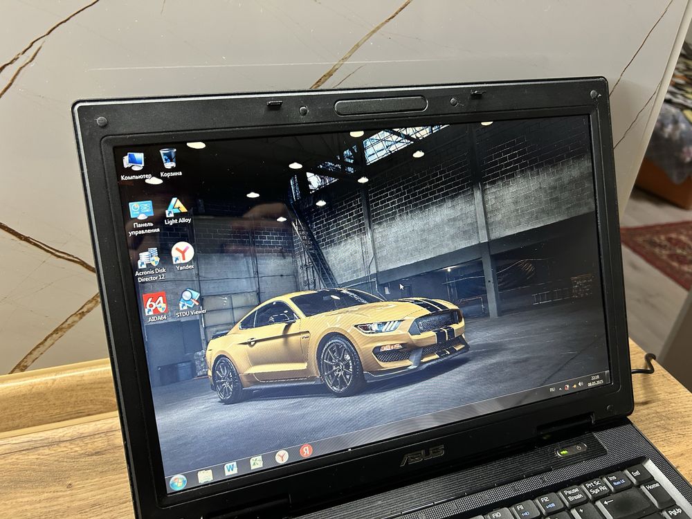 Ноутбук Asus  для простох домашних и офисных задач