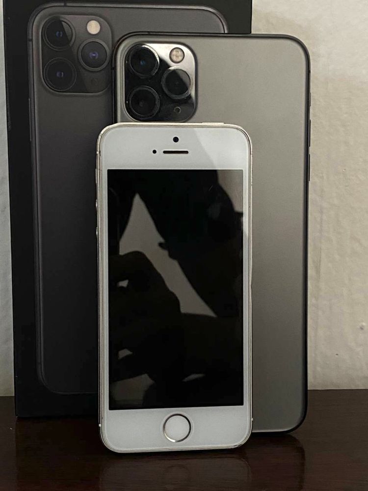IPhone 11 Pro Max с коробкой + подарок IPhone 5s с коробкой        н