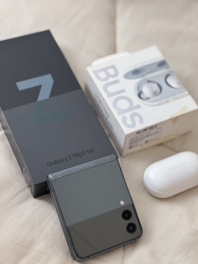 Samsung galaxy Z flip3