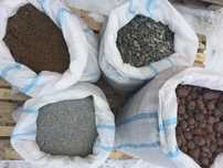 продам в мешках песок, отсев, ПГС, щебень, керамзит, цемент, известь.