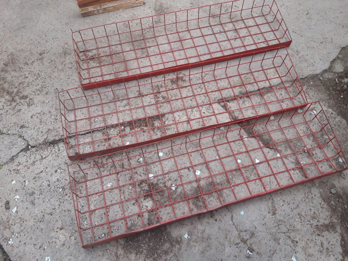 Продам железные полки