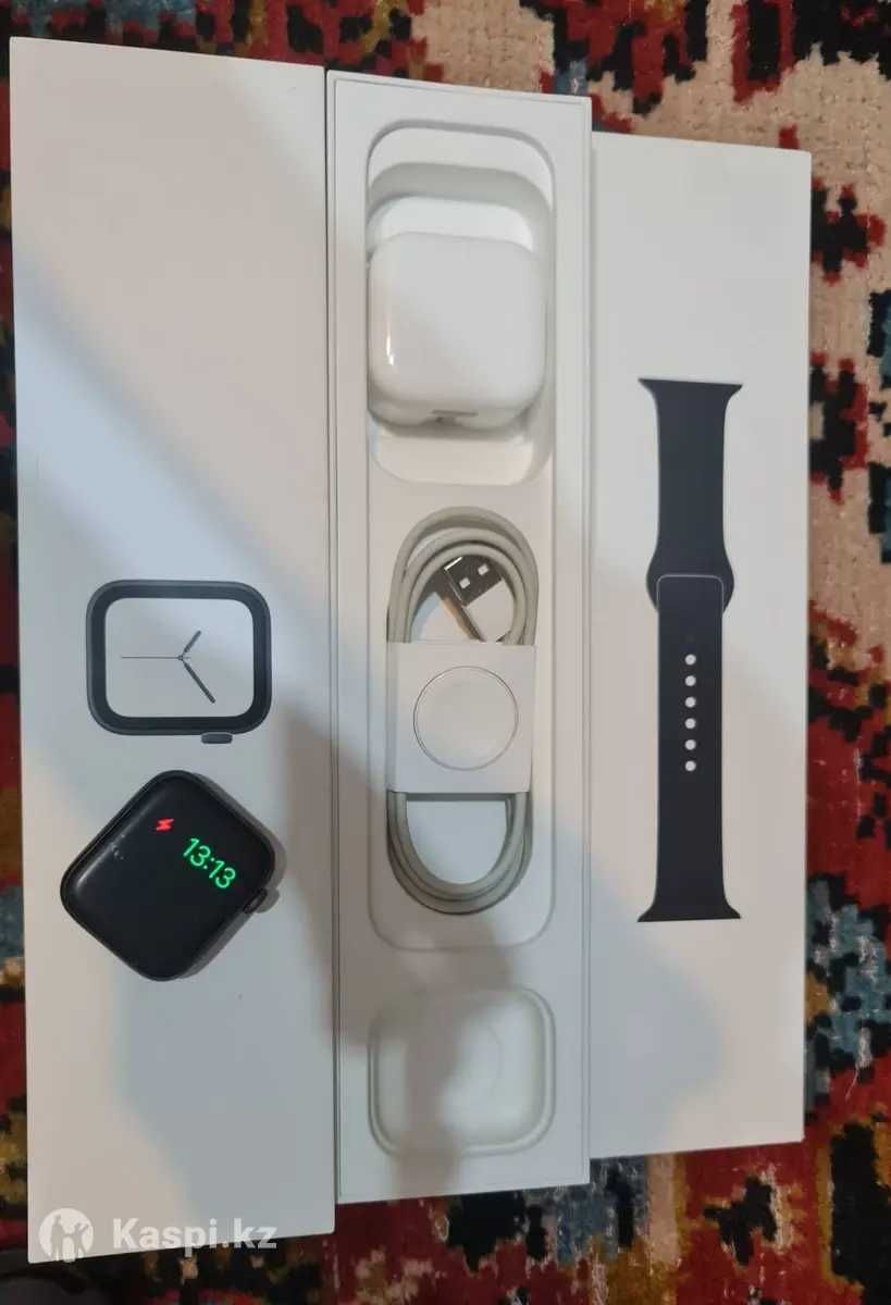 Продаю APPLE watch Series 4 Black sport band 44mm