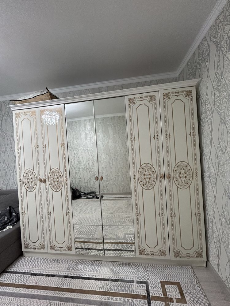 Прихожка шкаф сатылады