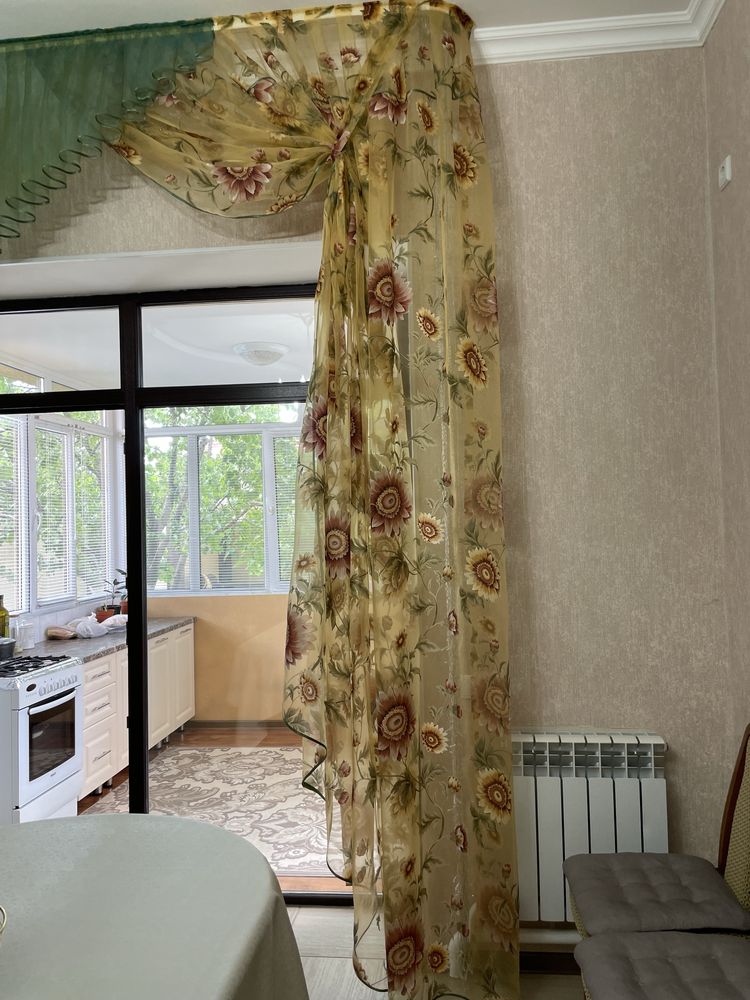 Продается тюль шторы для кухни или витражных окон