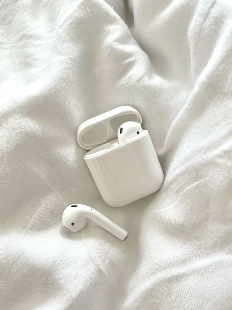 Продам Airpods 2
